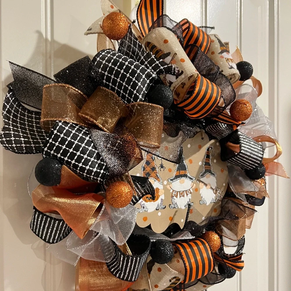 13 inch Halloween Ribbon Wreath Black & Linen Gnome MW11